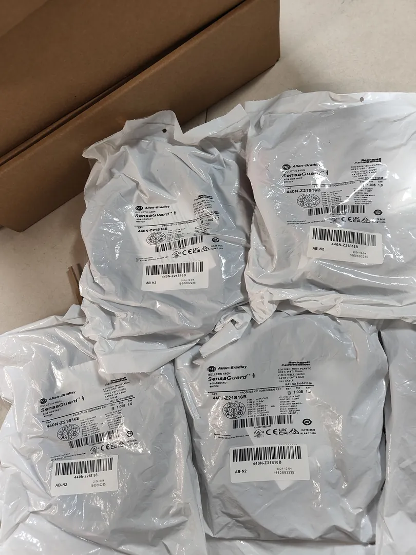 Non-contact interlock switch (RFID)