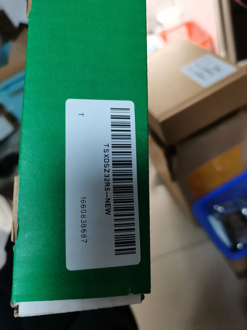 Relay output module (32)