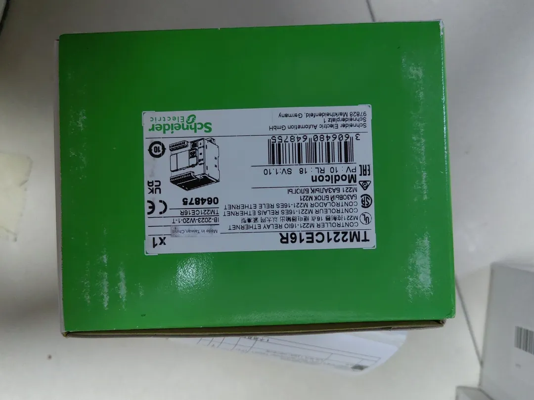 M221 PLC 16 I/O
