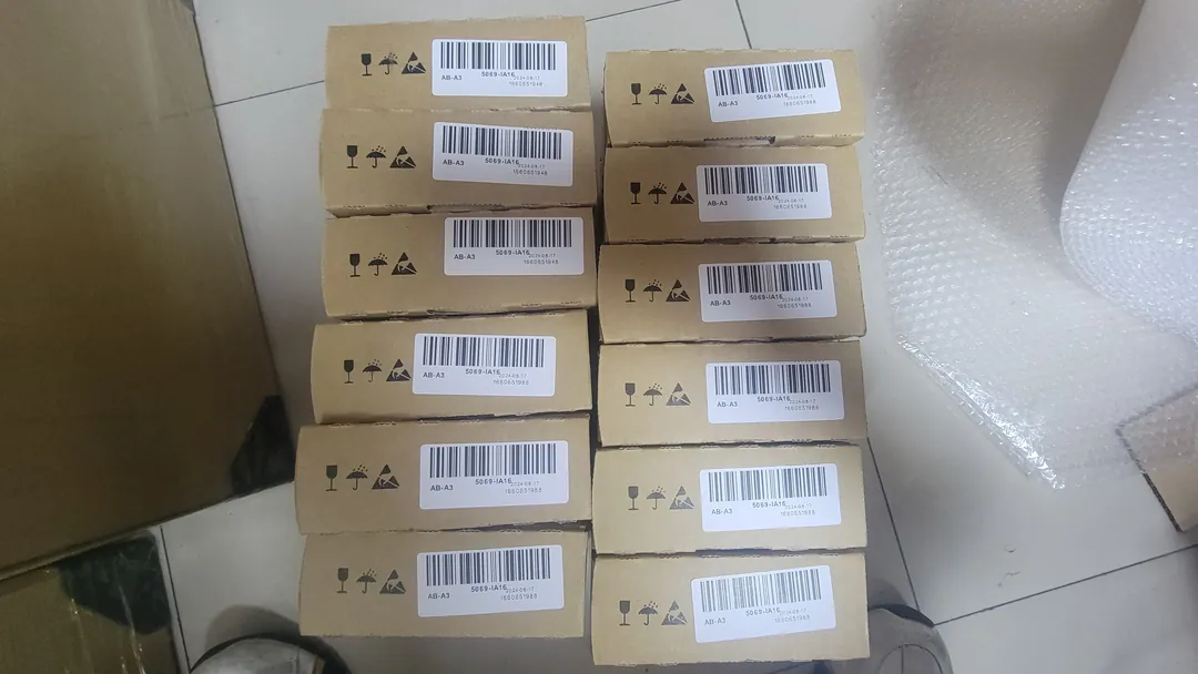 Compact 5000 I/O (5069) digital input module (16 points)