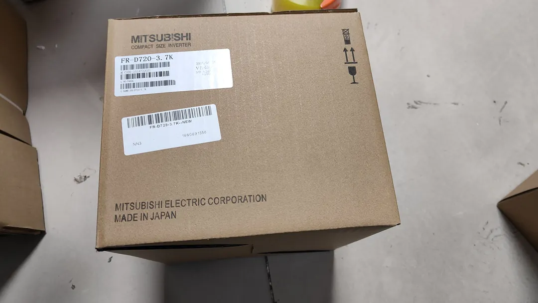 FREQROL-D700 inverter 3.7 kW