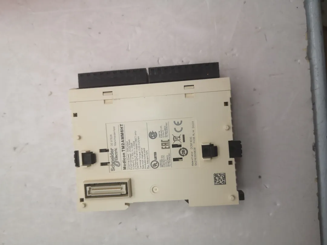 Mixed analog module (4 in + 2 out)