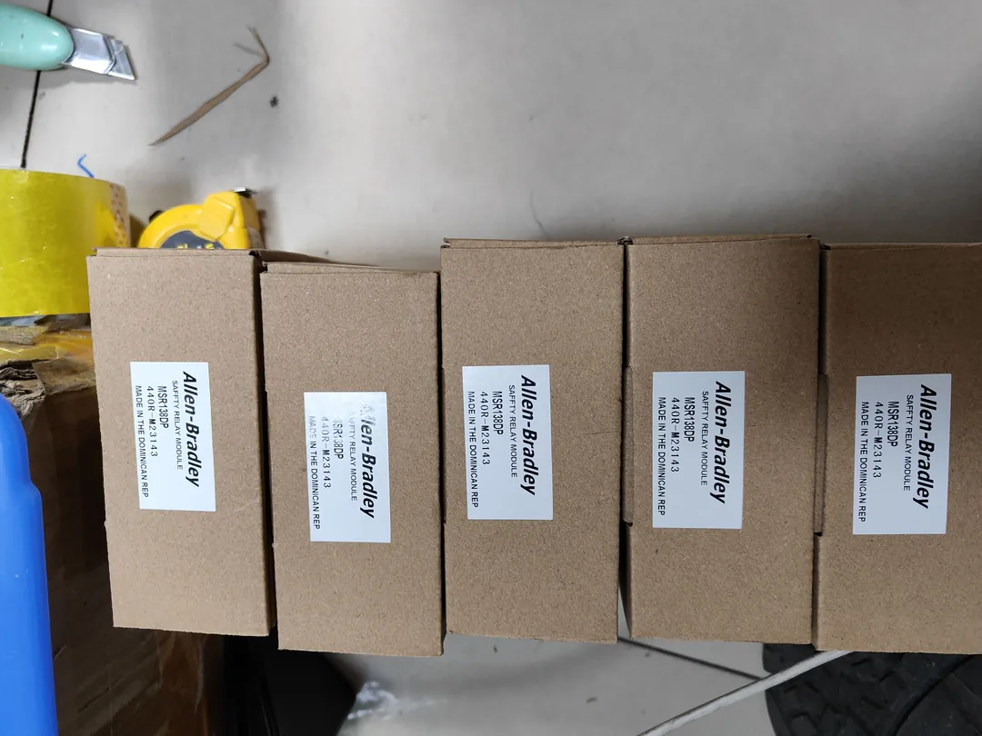 Safety monitoring relay
